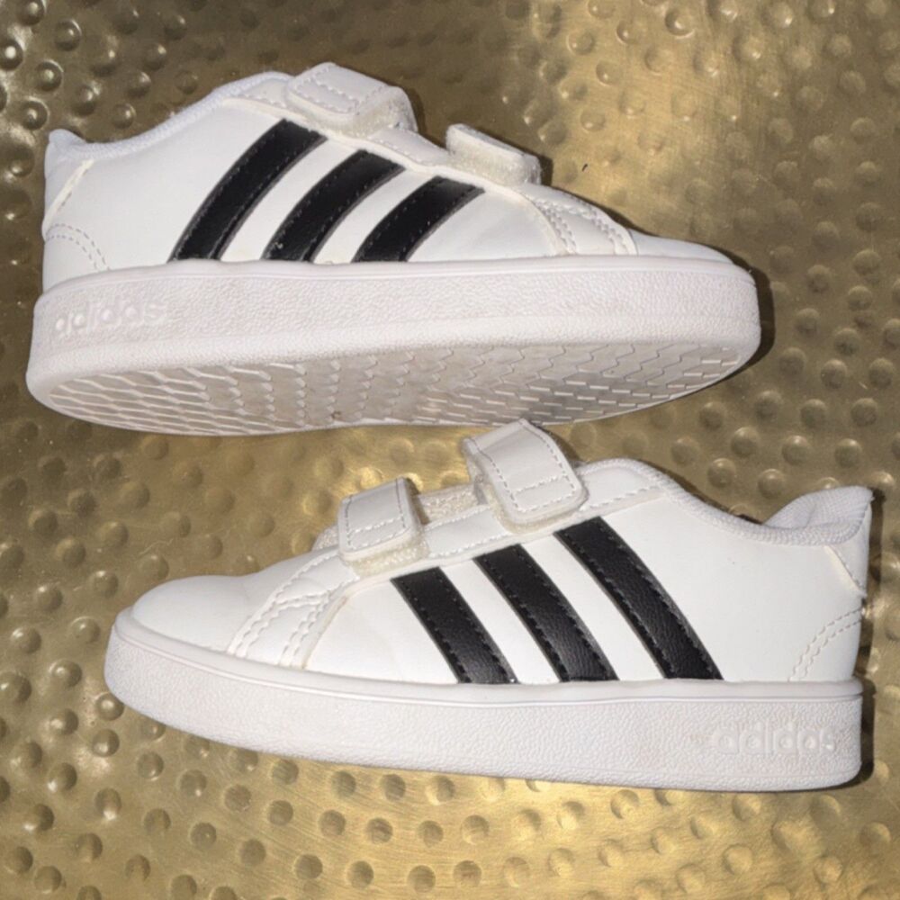 adidas Unisex Toddle Kids White Black Leather Hook & Loop Sneakers Low Top Sz 7